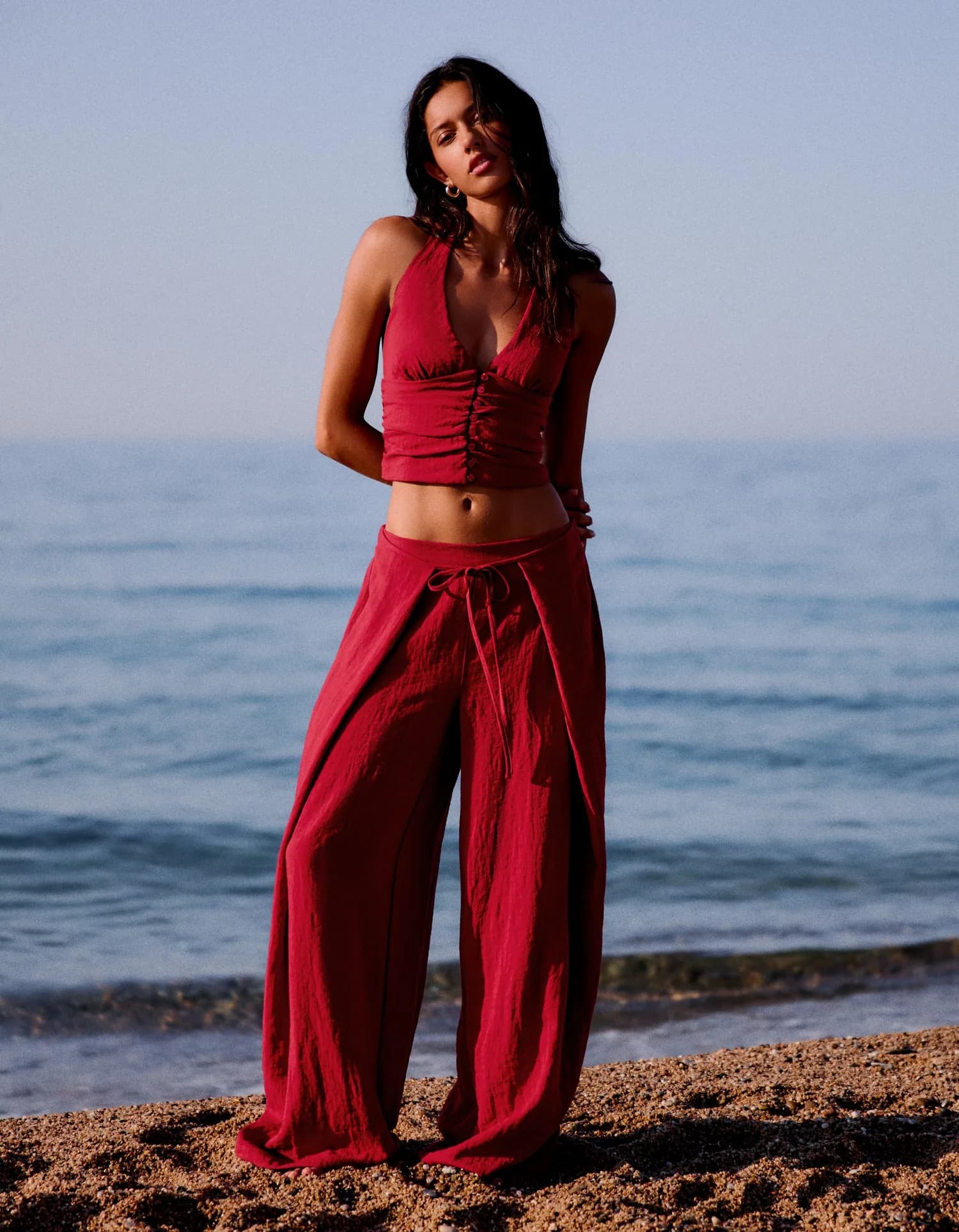 Conjunto Colete Halter e Calça Pantalona
