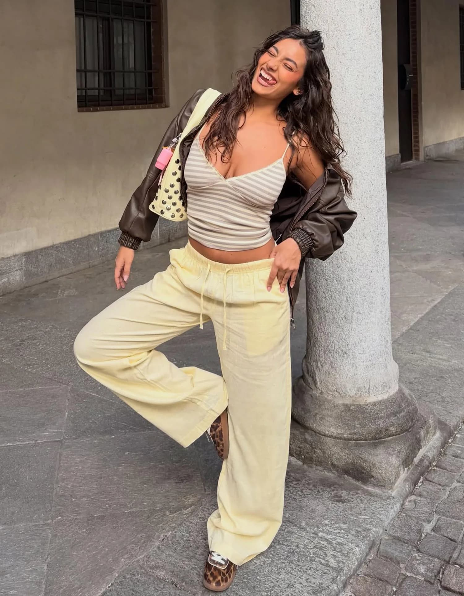 Calça Pantalona com Linho